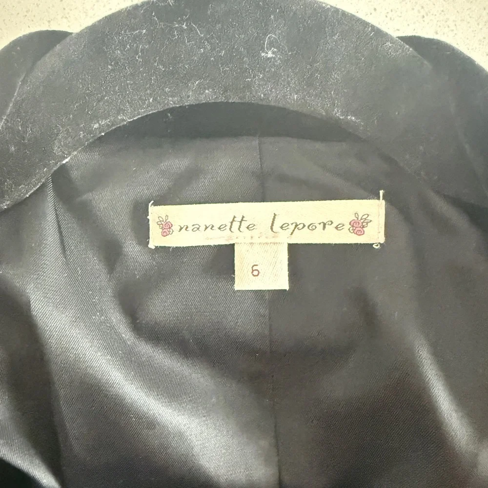 Elegant Black Velvet Women's Jacket, Size 6 - Picture 12 of 13